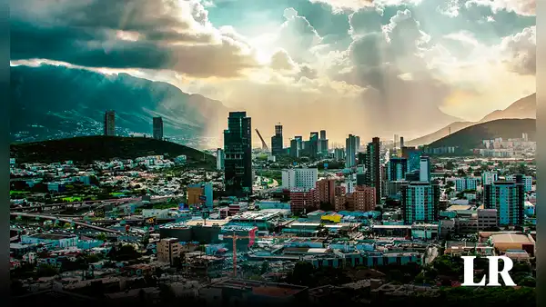 ¿Cuál es la ciudad más rica de Latinoamérica que supera a las capitales de Chile, Panamá y Brasil?