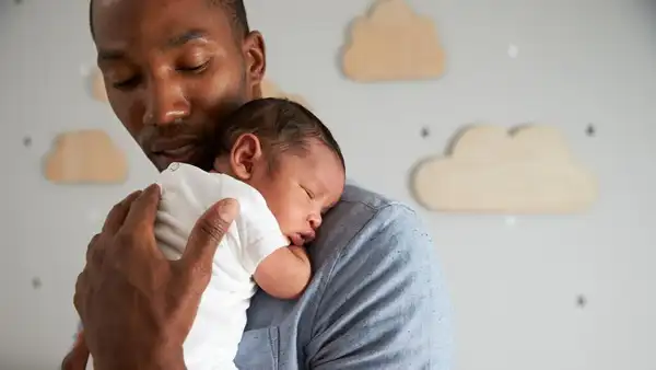 Congreso aprueba extender a 15 días la licencia por paternidad