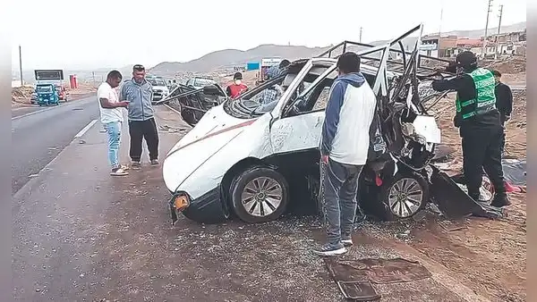 Huacho: muere toda una familia tras chocar bus con su camioneta