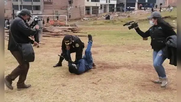 Hacen seguimiento a periodista de La República en Puno