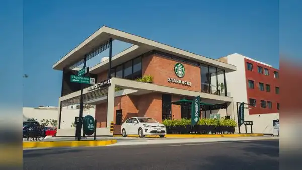 Starbucks Perú presenta la primera experiencia de café drive-thru en la zona urbana de Lima