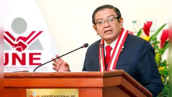Fiscalía presenta denuncia constitucional contra Jorge Salas por sus presuntos vínculos con Walter Ríos