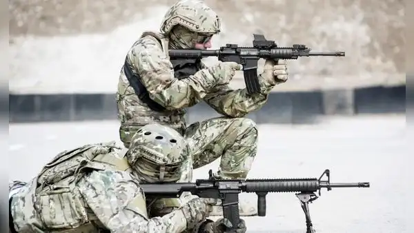 Ministerio del Interior compra sin licitación 7.000 fusiles para la Policía