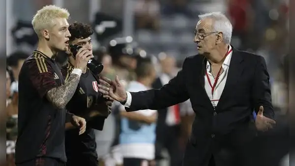 Jorge Fossati expresó su malestar sobre el pedido de los hinchas para que ingrese Oliver Sonne