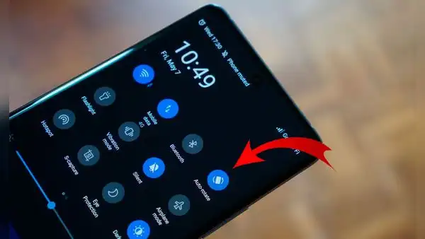 ¿Qué pasa si mantienes presionado el ícono de 'giro automático' que todos los teléfonos poseen?