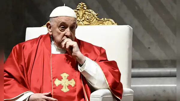Papa Francisco renunció a presidir viacrucis de Viernes Santo "para conservar la salud"