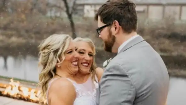 La gemela siamesa Abby Hensel se casa con veterano de Estados Unidos: fue una boda secreta