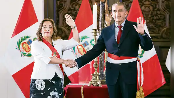 Ministro del Interior elogia él mismo su gestión pese a críticas: “Yo me felicito”