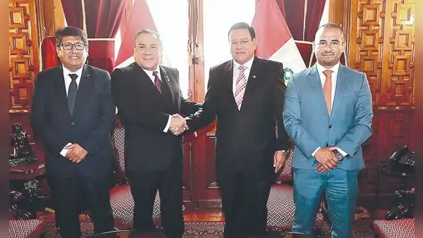 Advierten que voto de confianza al gabinete ratificaría pacto corrupto