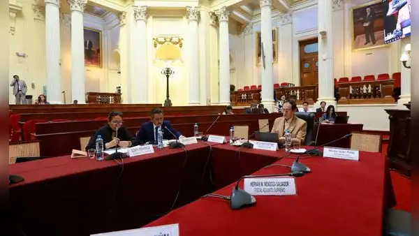 Plantean que Comisión de Fiscalización investigue a Dina Boluarte por el caso Rolex