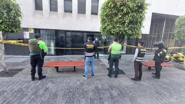 Arequipa: hampones roban tienda en el centro de la ciudad y se llevan celulares valorizados en S/20.000