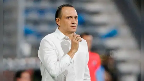 Hinchas de Alianza arremeten contra Restrepo tras derrota: "DT ratonero al nivel de Reynoso"