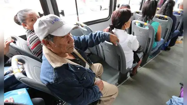 Comisión del Congreso aprobó medio pasaje para adultos mayores en transporte público