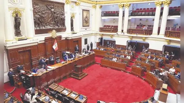 Retiro de 4 UIT de las AFP sortea al fujimorismo y será ley