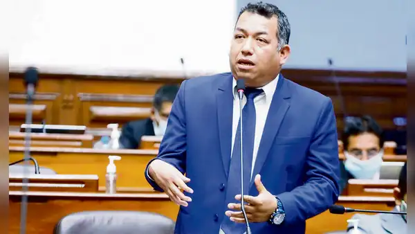 Acción Popular presenta proyecto para flexibilizar impedimento de contratación de familiares en el Estado