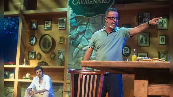Carlos Carlín sobre 'La Tribu': "Toca nervios muy interesantes, el público cree que es argentina"