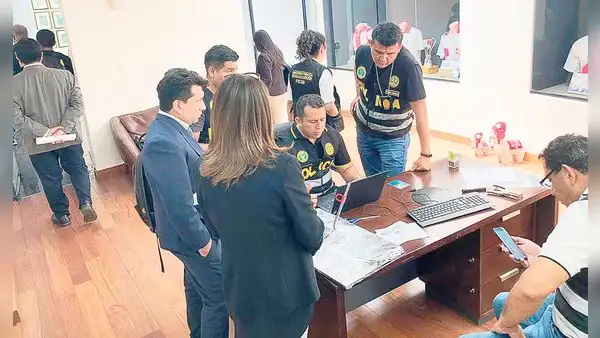 Fiscalía allana oficinas del congresista Raúl Doroteo por recorte de sueldo a sus trabajadores