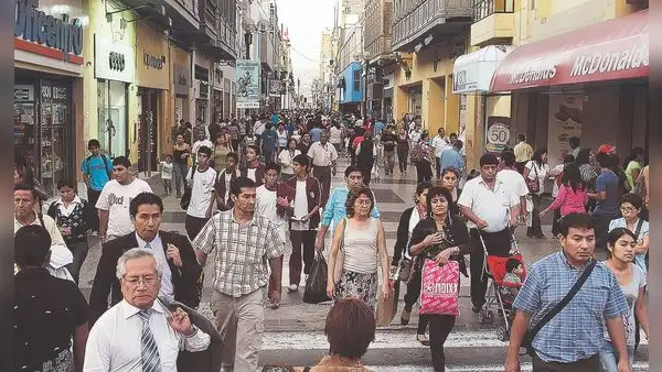 Al 76% de los peruanos no le alcanza el dinero para el mes