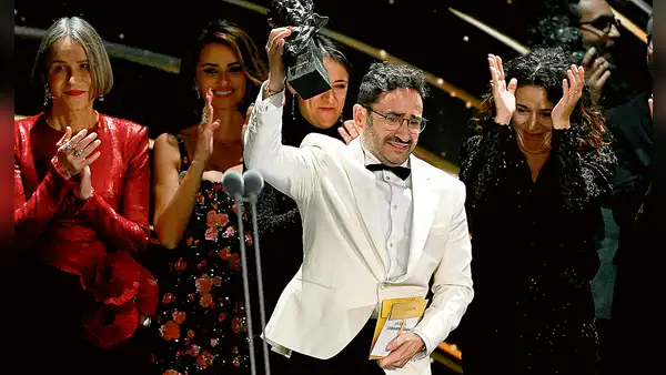 Juan Antonio Bayona en los Premios Platino: “Estar en contra del cine nacional es estar en contra del país”