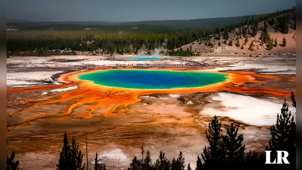 El parque nacional más antiguo del mundo está en América y alberga más de 10 mil géiseres