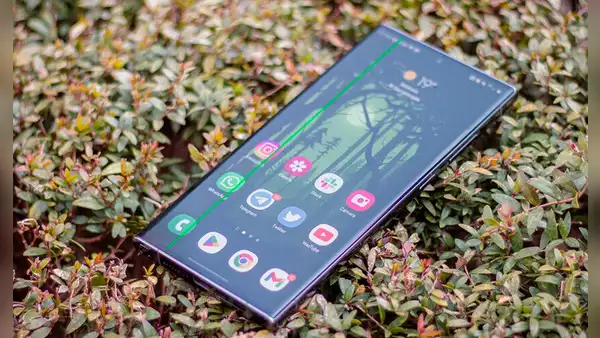 ¿Apareció una línea verde en la pantalla de tu teléfono Samsung? Esta sería la causa y su solución