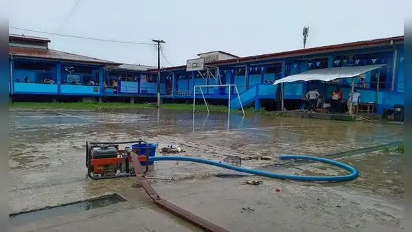 Colegio en Iquitos se inunda a consecuencia de las lluvias: 600 alumnos son los afectados