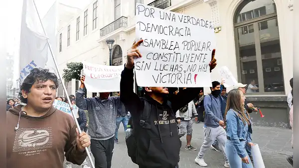 Solo un poco más de la mitad del país opina que el Perú es una democracia