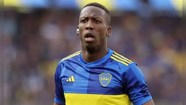 Hinchas exigen que Advíncula no sea suplente tras derrota de Boca: "No puede ni resfriarse"