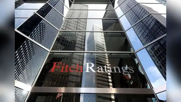 Fitch mantiene en negativo la calificación y rebaja la perspectiva del Perú por la incertidumbre política