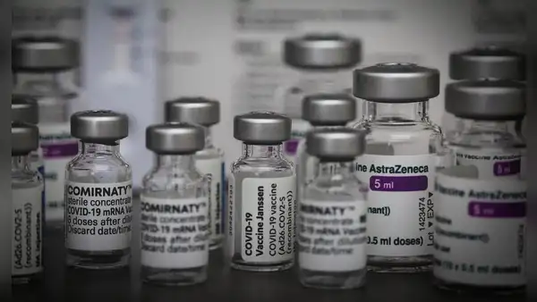 AstraZeneca admite legalmente que su vacuna contra COVID-19 puede causar trombosis