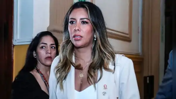 Rosselli Amuruz es denunciada ante Comisión de Ética por reacción agresiva y amenazar en el Congreso