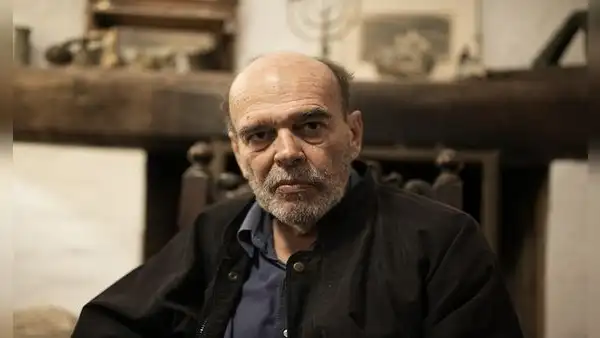 Luis Jochamowitz: "Hoy los altos cargos no valen nada, te pueden comprar con un auto viejo".
