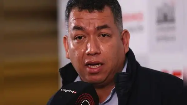 Revelan que esposa de Darwin Espinoza habría sido la tesorera de los congresistas denominados 'Los Niños'