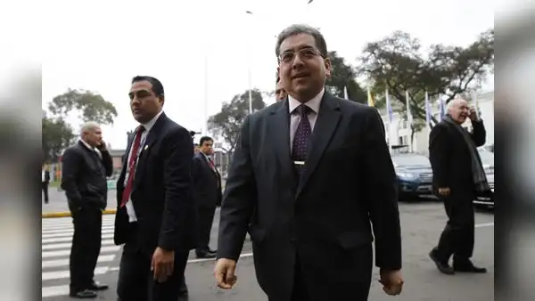 Contralor Nelson Shack reportó a Alberto Otárola que la DINI lo espiaba y no pasó nada