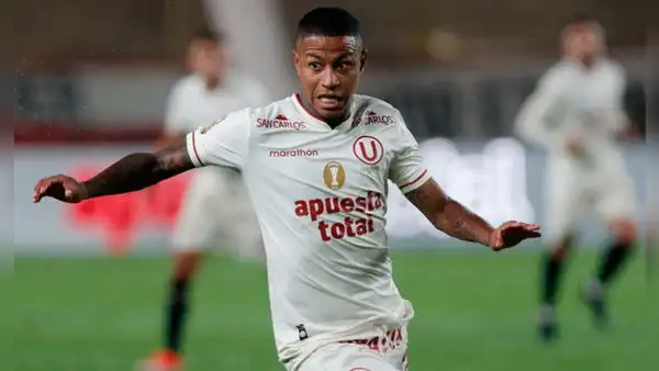 Hinchas exaltan a Polo tras notable jugada en empate de Universitario: "Ronaldinho lo ha poseído"