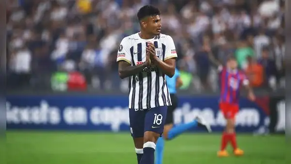 Hinchas de Alianza cansados de De Santis tras empate ante Cerro Porteño: "Me quedo con Dorregaray"