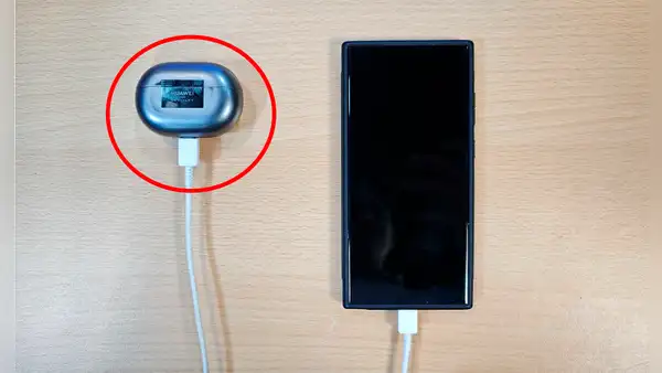 Conoce qué ocurre si conectas tu celular al estuche de tus audífonos bluetooth
