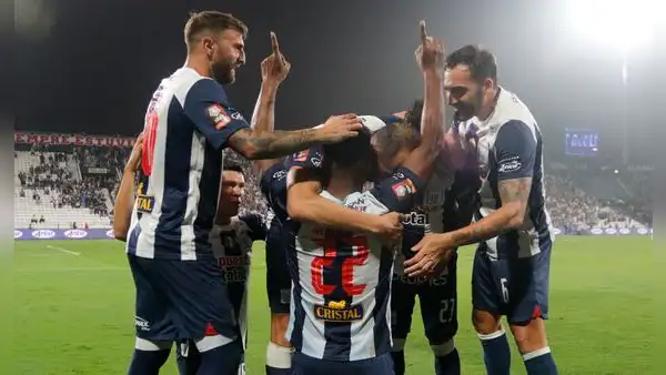 Logró el bicampeonato con Alianza Lima, no le renovaron y ahora la rompe en Europa