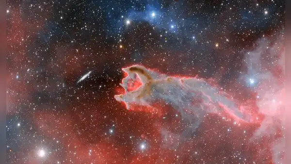 La impresionante imagen de ‘la mano de Dios’ capturada en la vía láctea que sorprende a los astrónomos