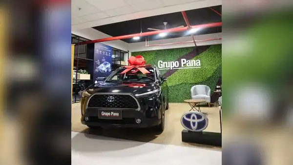 Toyota del Perú impulsa la movilidad sostenible junto a McDonald's Perú con la entrega de unidades híbridas eléctricas (HEV)