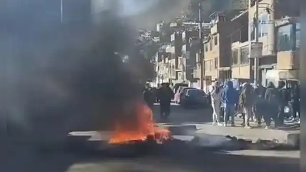 Huancavelica: estudiantes de UNH toman campus y bloquean vías en protesta por falta de atención