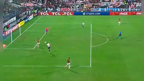 Hernán Barcos anota el 1-0 de Alianza Lima tras terrible blooper de la defensa de Colo-Colo