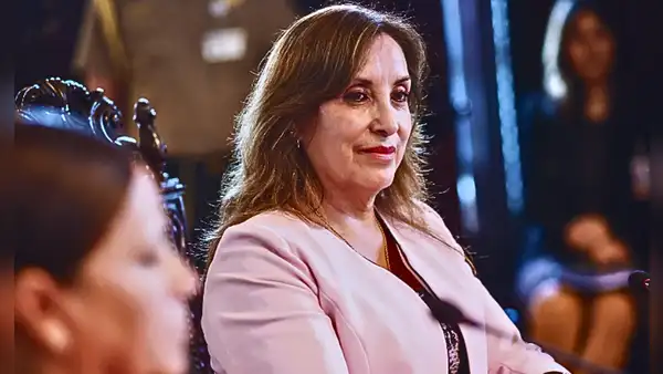 Dina Boluarte calificó de "grupo minoritario" a bancadas que presentaron mociones de vacancia presidencial