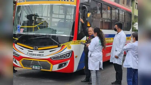 Balacera dentro de bus en el Agustino: delincuentes intentaron robar a pasajeros y dispararon contra chofer
