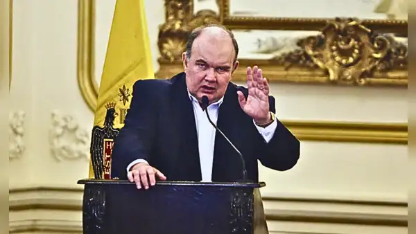 RLA habla sobre crisis en RP y contradice a Jorge Montoya: "El presidente del partido dirige la bancada"