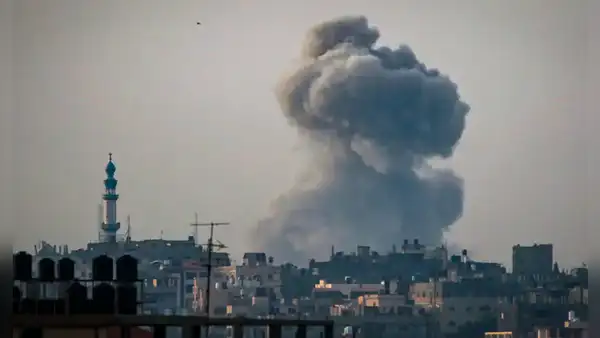 Israel dejó al menos 45 muertos en un ataque a campamento de desplazados en Rafah