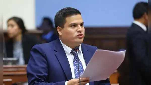 Diego Bazán renuncia de forma irrevocable a la bancada de Avanza País