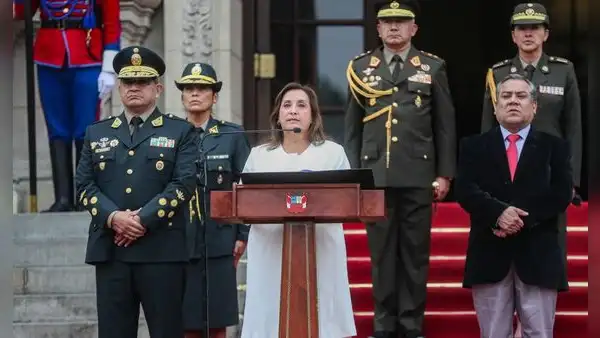 Freddy Hinojosa asegura que a Dina Boluarte no le preocupa la denuncia constitucional