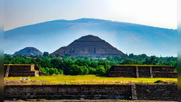 La pirámide más grande de la Tierra supera 4 veces a la de Egipto: se salvó de ser demolida por parecer un cerro