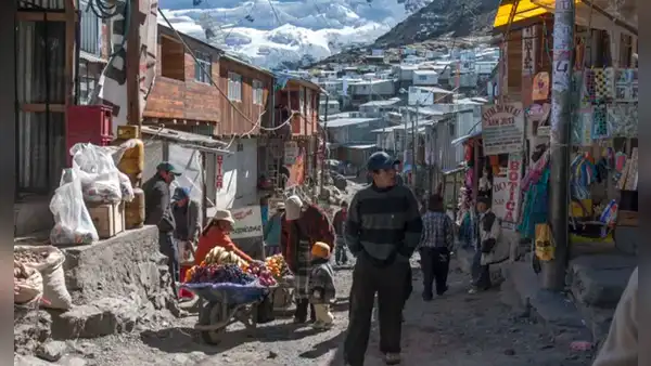 La ciudad más alta del mundo está en Sudamérica, tiene 30.000 habitantes y es considerada una de las más peligrosas